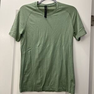 Lululemon Men’s Metal Vent short sleeve Athletic Mint Green Shirt